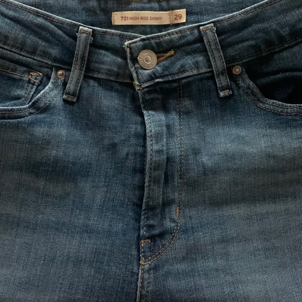 ❗️CLEAROUT❗️ Levi’s High Rise 721 women’s Jeans